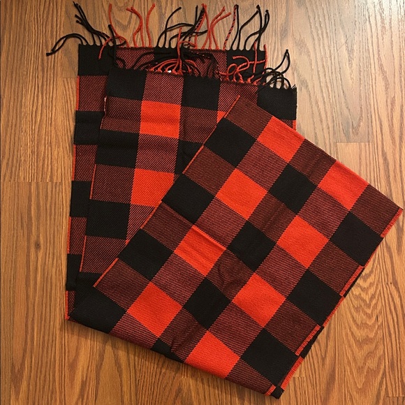 Old Navy Red Plaid Scarf - Picture 2 of 8